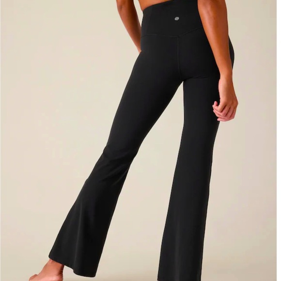 Athleta Pants - Athleta Elation Flare Pant Size Medium NWT